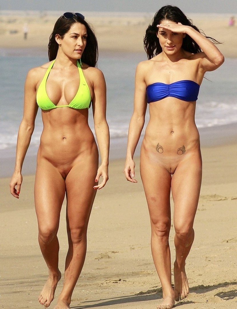 Girls in Tight Pussy Bikini