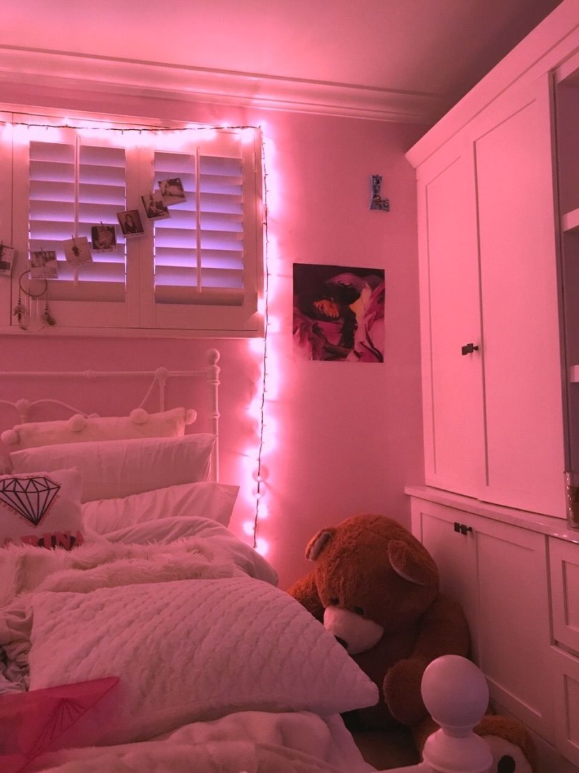 Cyberpank Neon Girl Retrovyiv