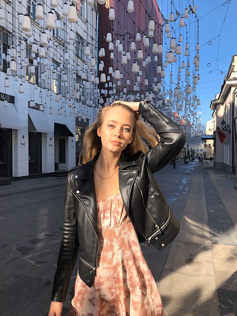 Ulyana Zhang Al Kapotny