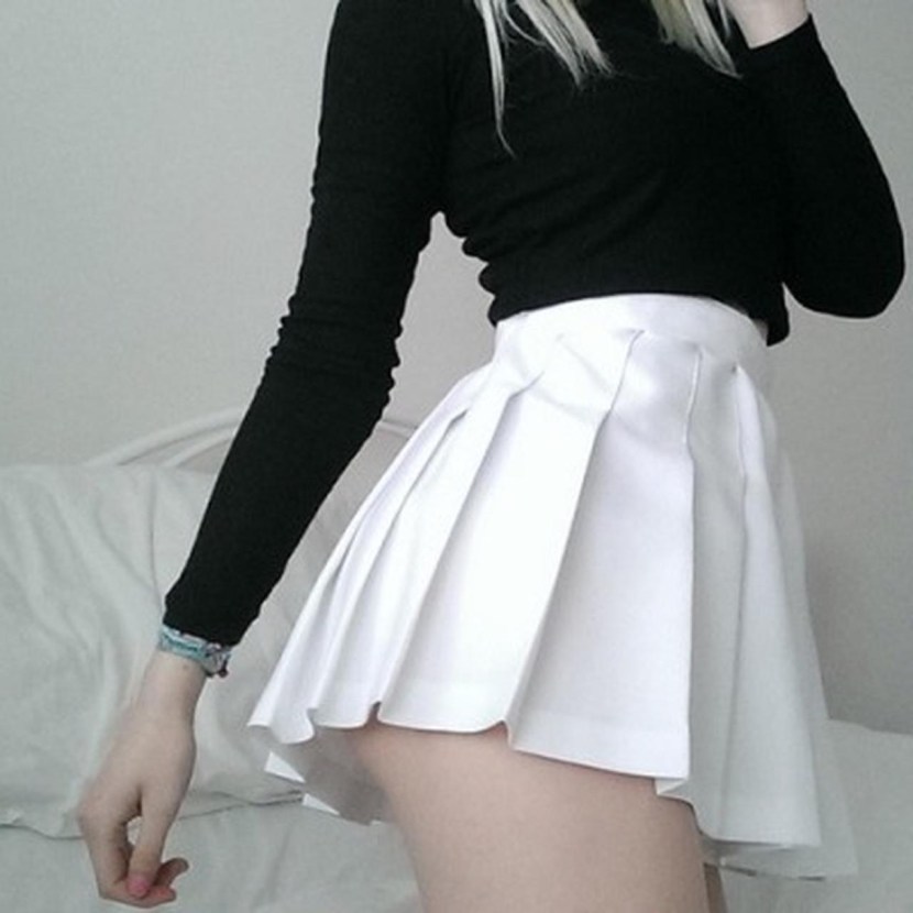 Celebrities in pantyhose and stockings