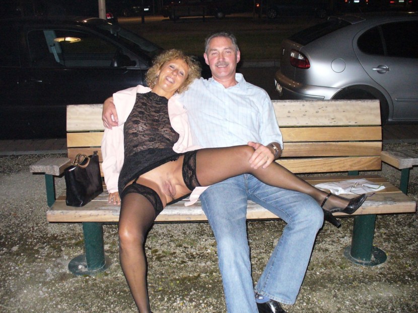 Mature without panties light up with men