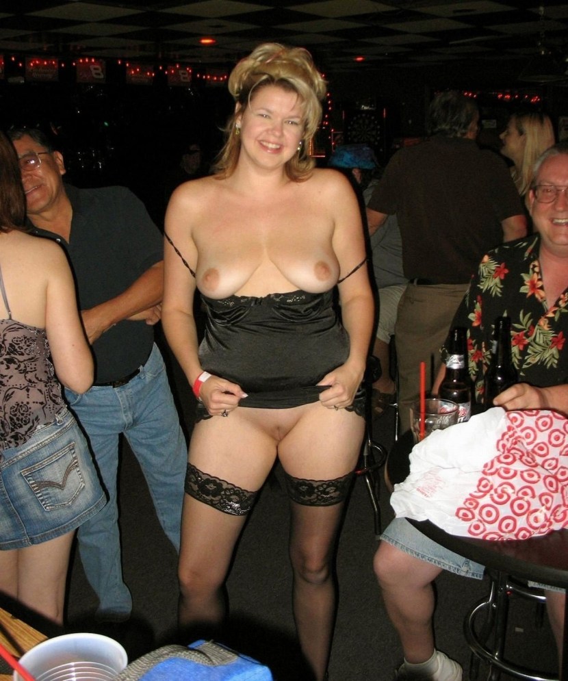 Mature at a party without panties