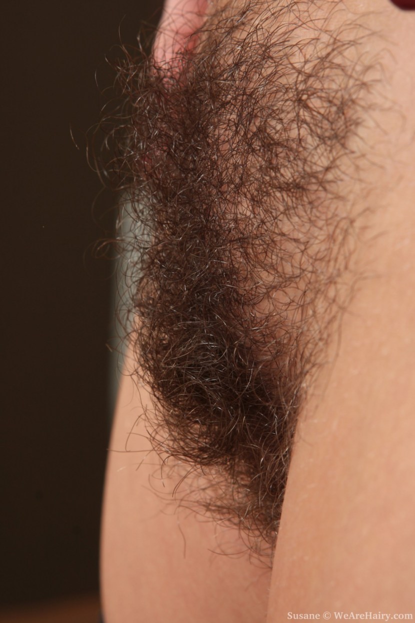 Curly pubic hair