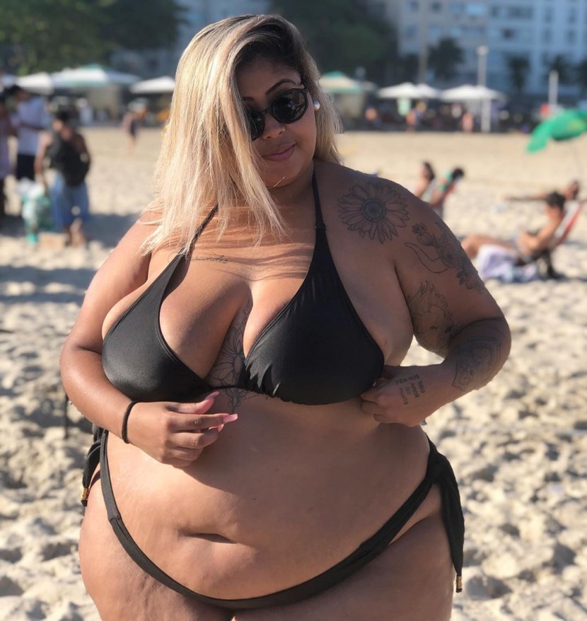 Fat girl Latinos Selfie