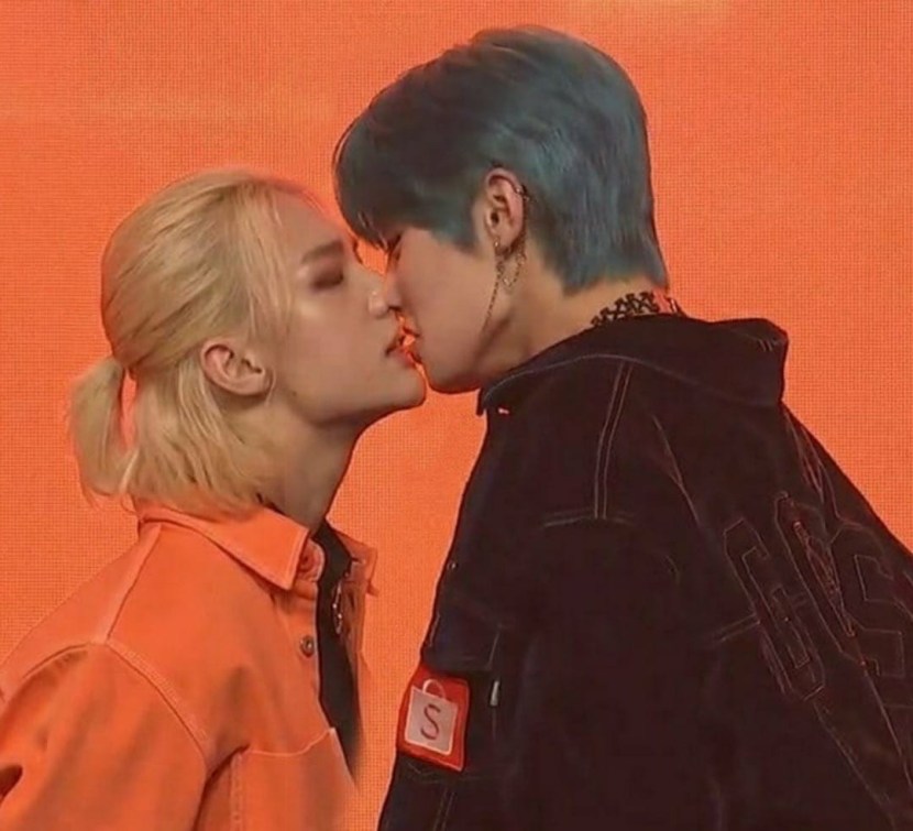 Felix and Hyunzhin Stray Kids kiss