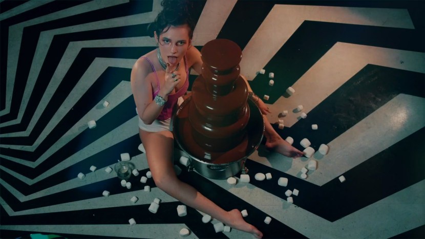 Erotic poses in front of the mirror