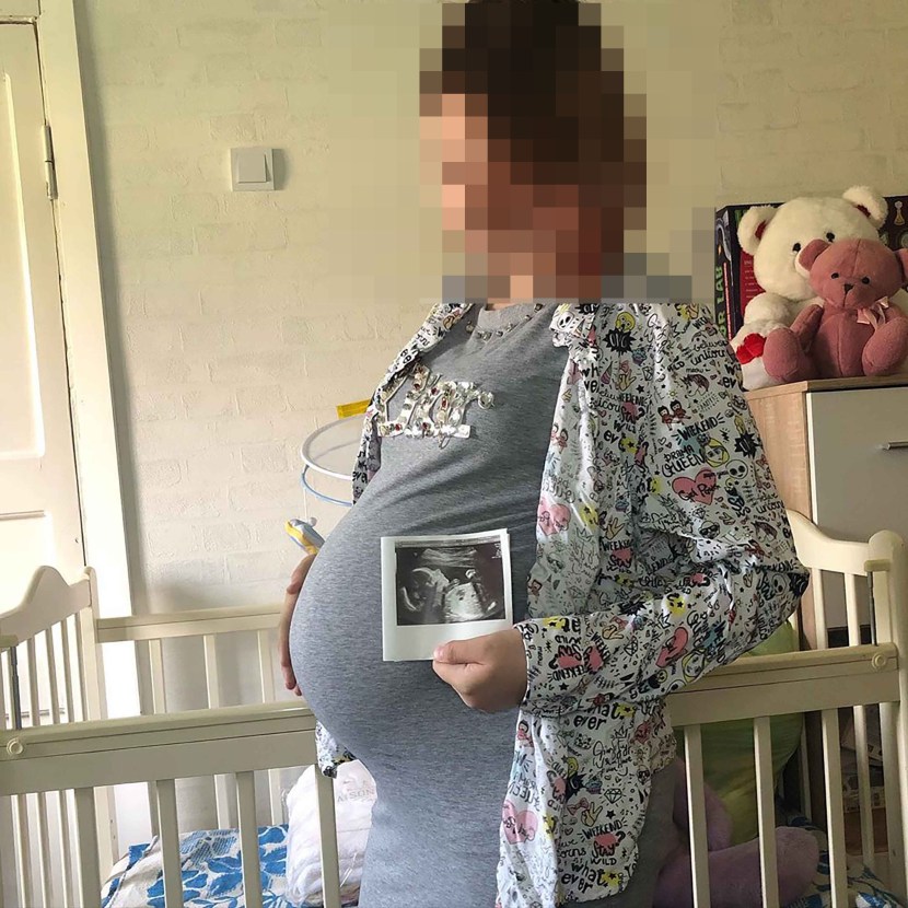 Daria is pregnant 13