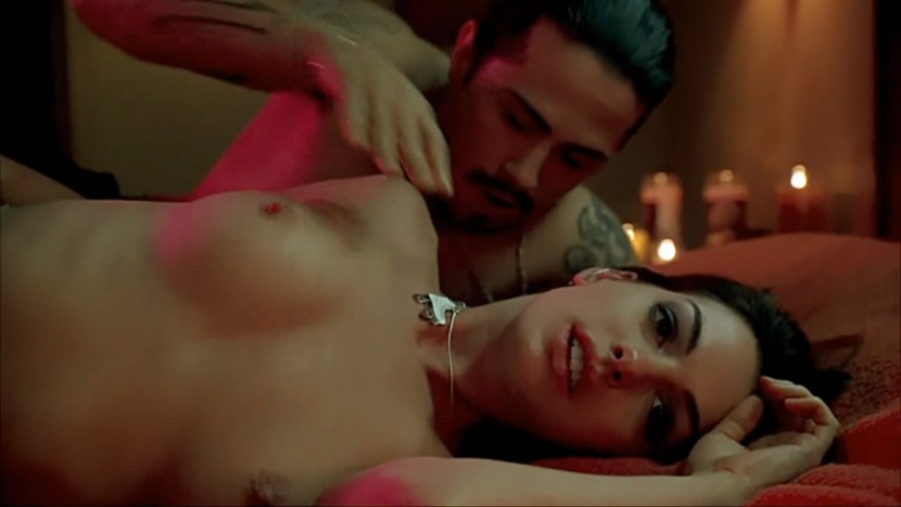 Anne Hathaway bed scenes