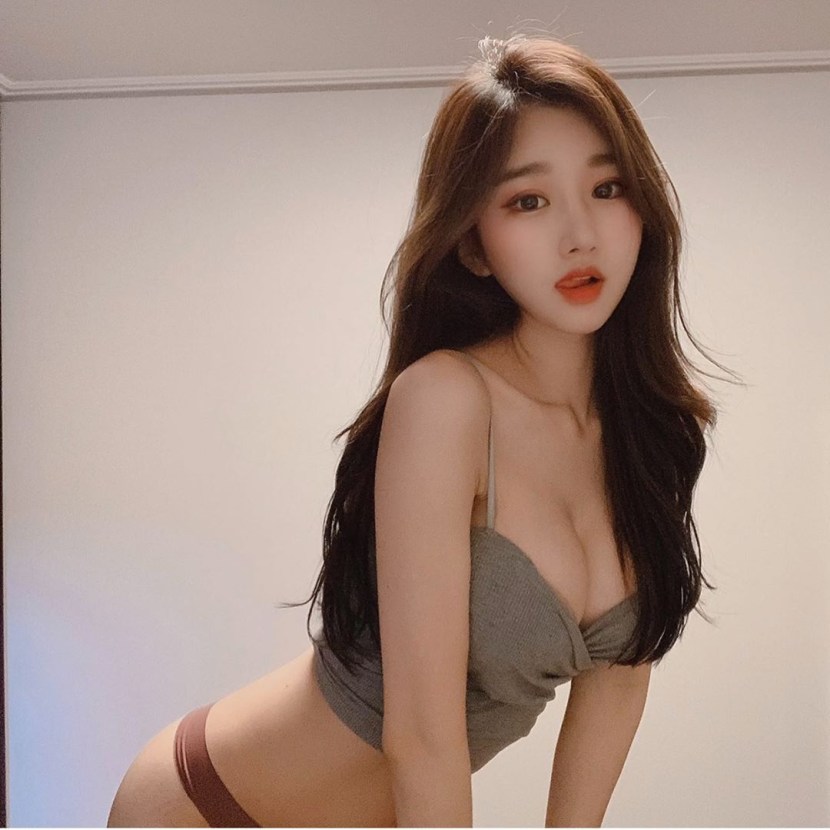 Beautiful Korean BJ