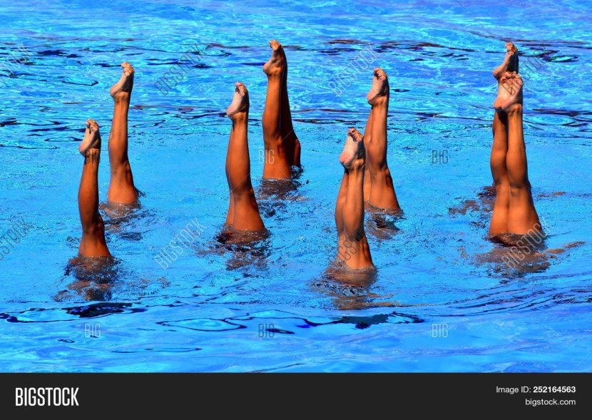Synchronous swimming legs up
