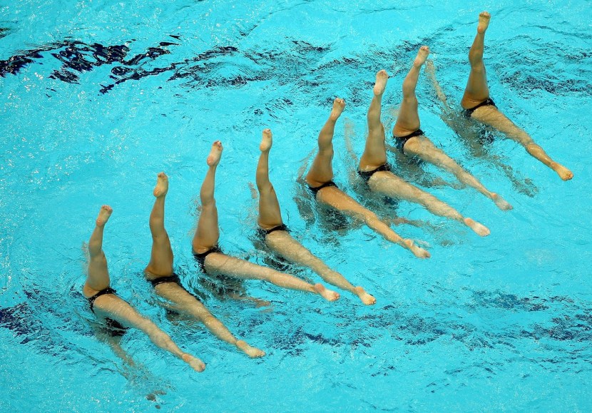 Synchronous swimming naked