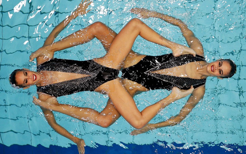 Synchronous swimming naked