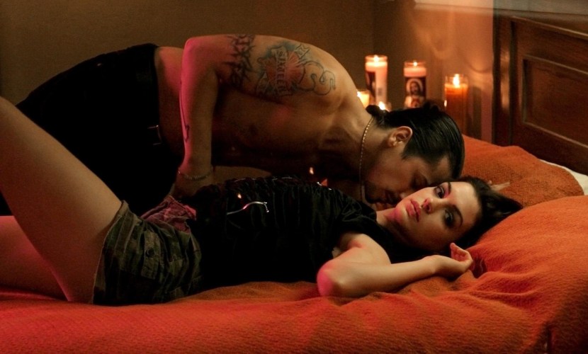 Anne Hathaway Khakov