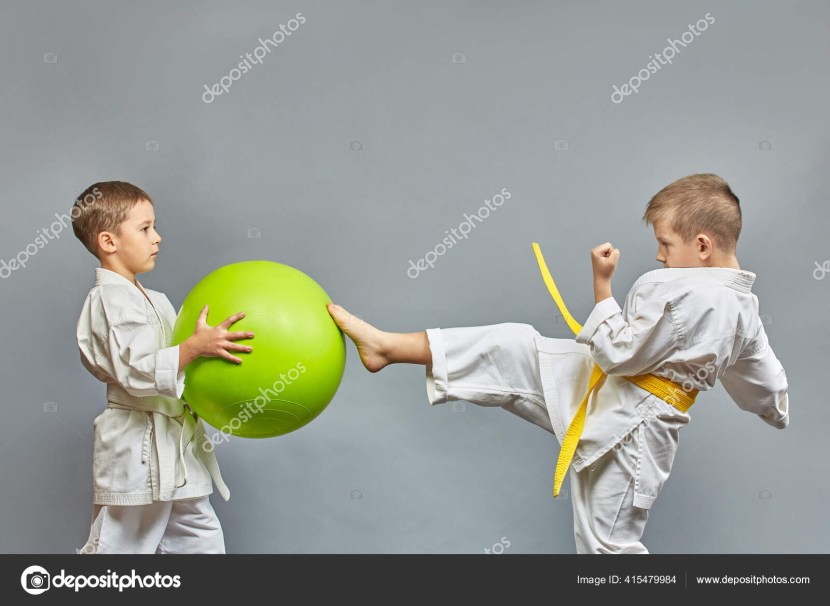 The guy plays with balls