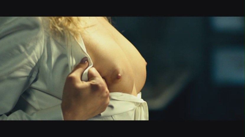 Oksana Akinshina Tits