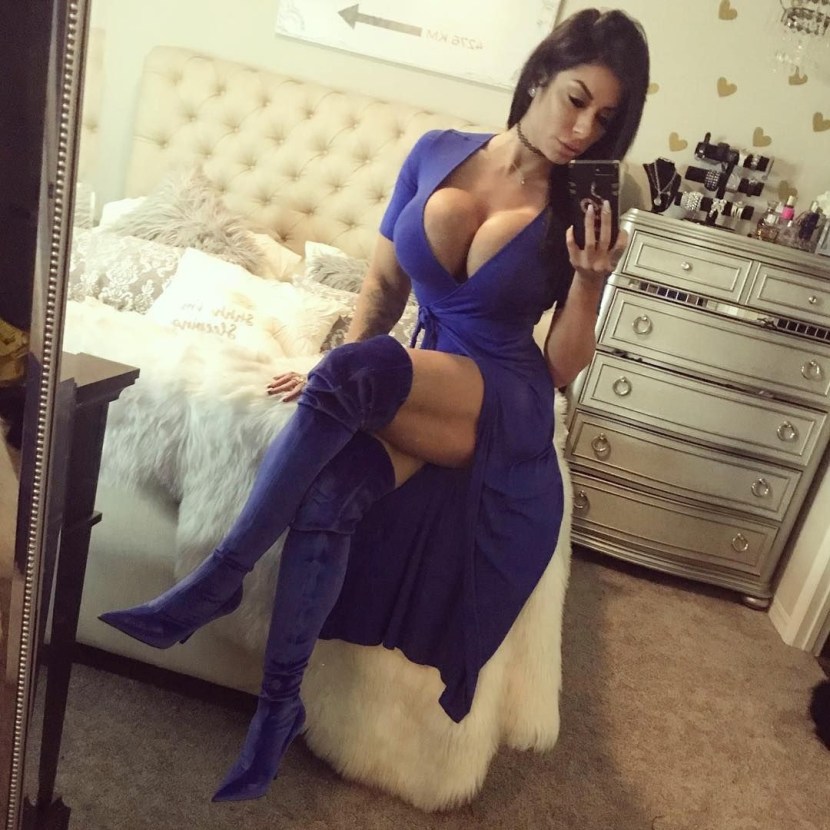 Women without clothes with big tits