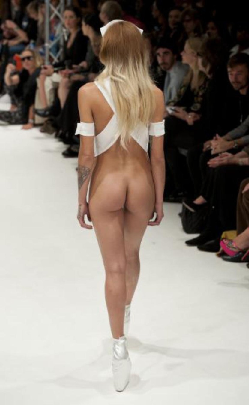 Erotic show on the catwalk