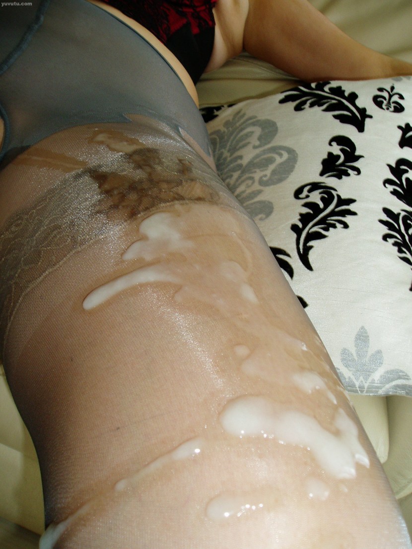 Masturbation by friction on the pillow