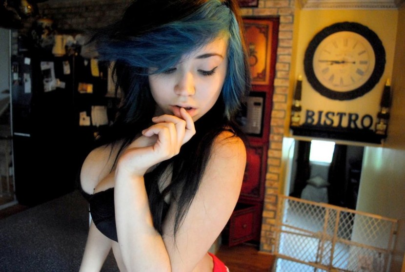 Naked beautiful emo girls