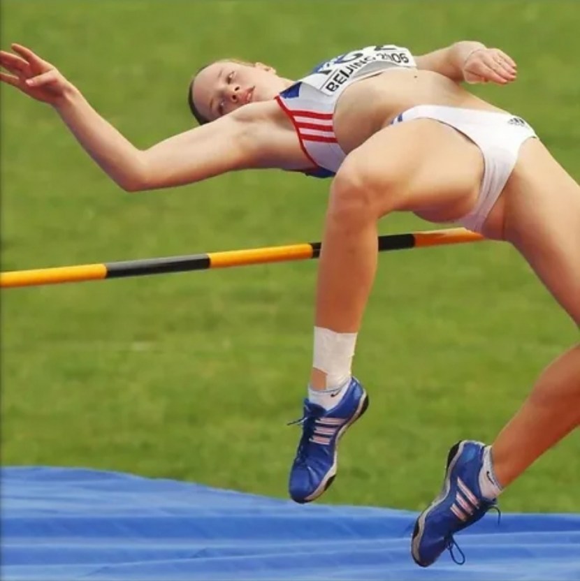 Rachel Kummon muscle nude