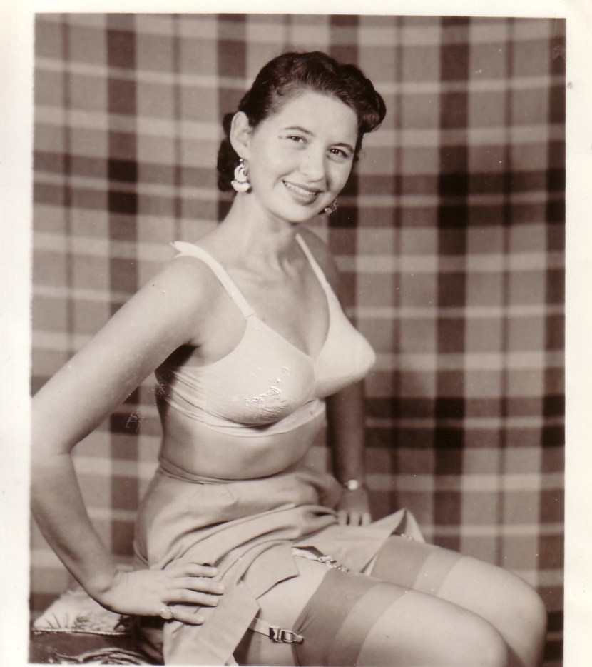 Lower underwear of 1940s France