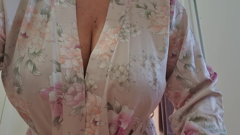 Jennifer Aniston in the series Friends without a bra