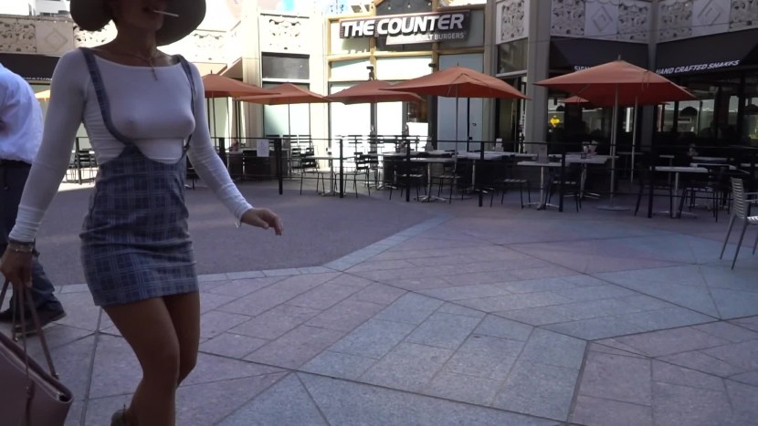 Fallomitator under clothes