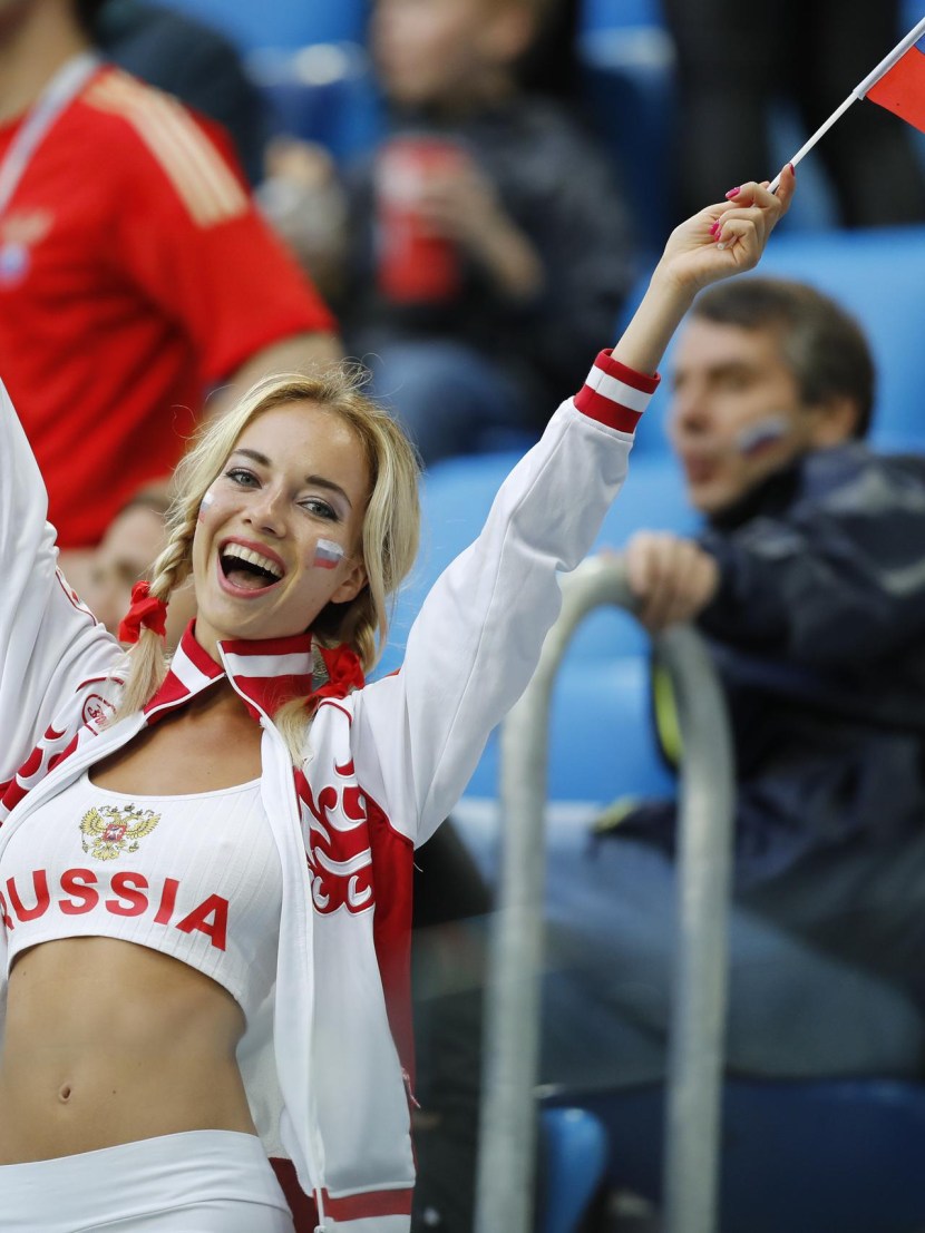 Fans in Kokoshnik Natalya Nemchinova