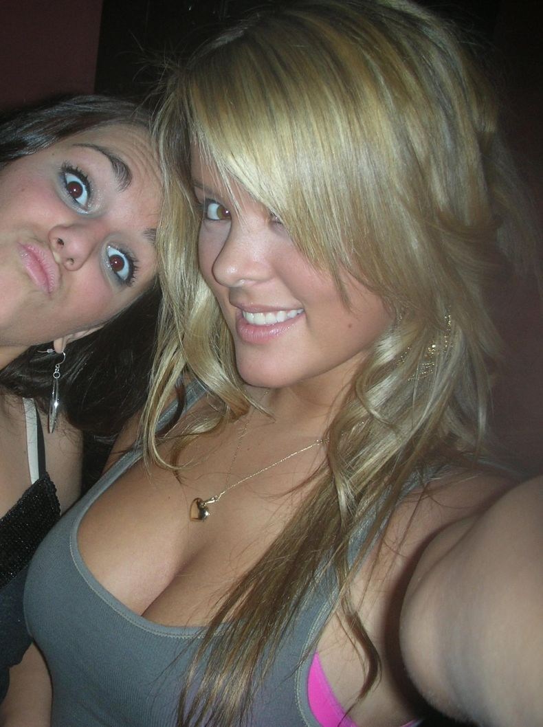 Tits of Girls from Social Networking Sits (76 photos)