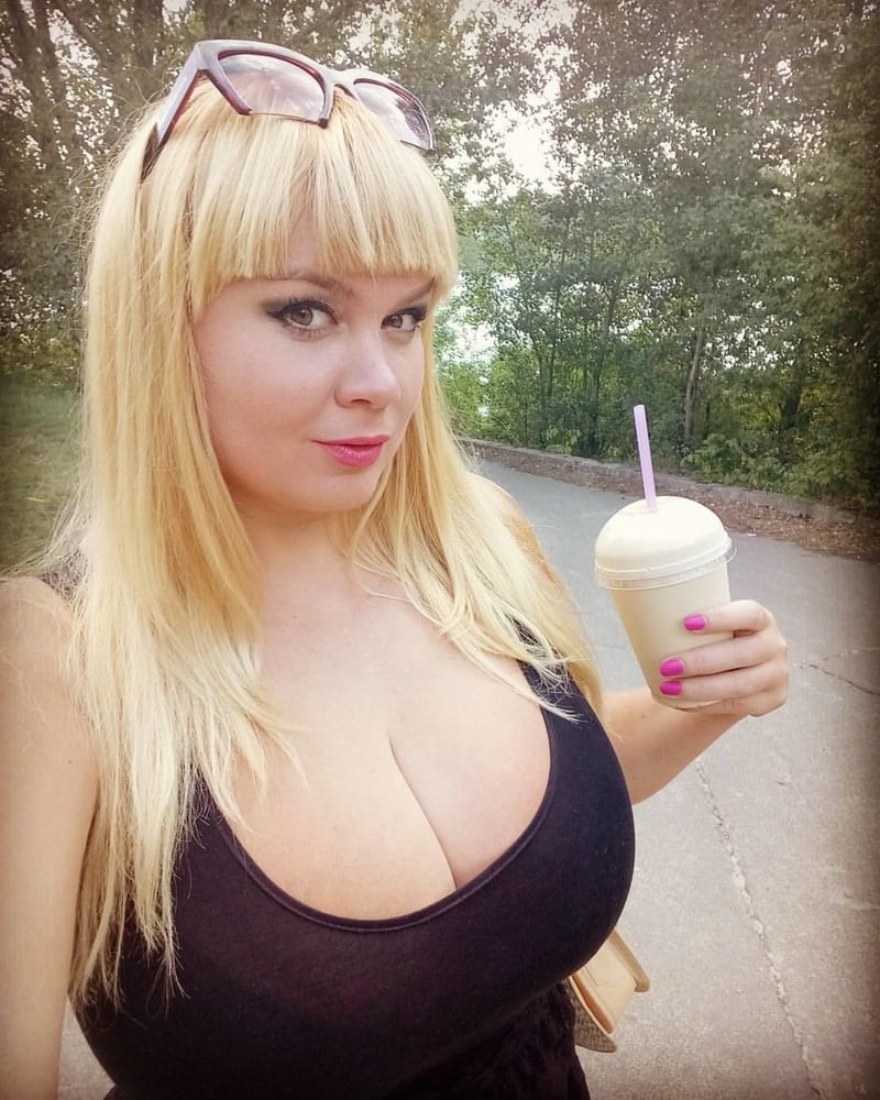 Model plus saz Mila Kuznetsova