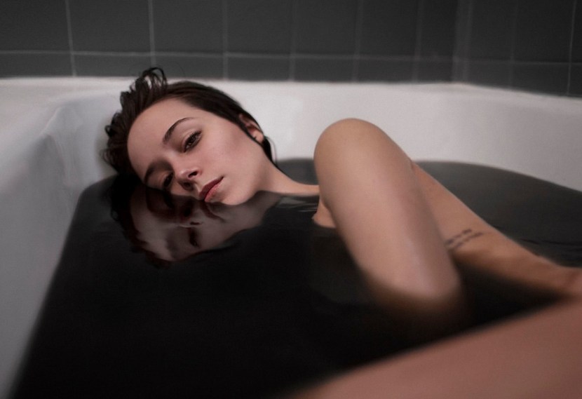 Photoshoot in the bathroom