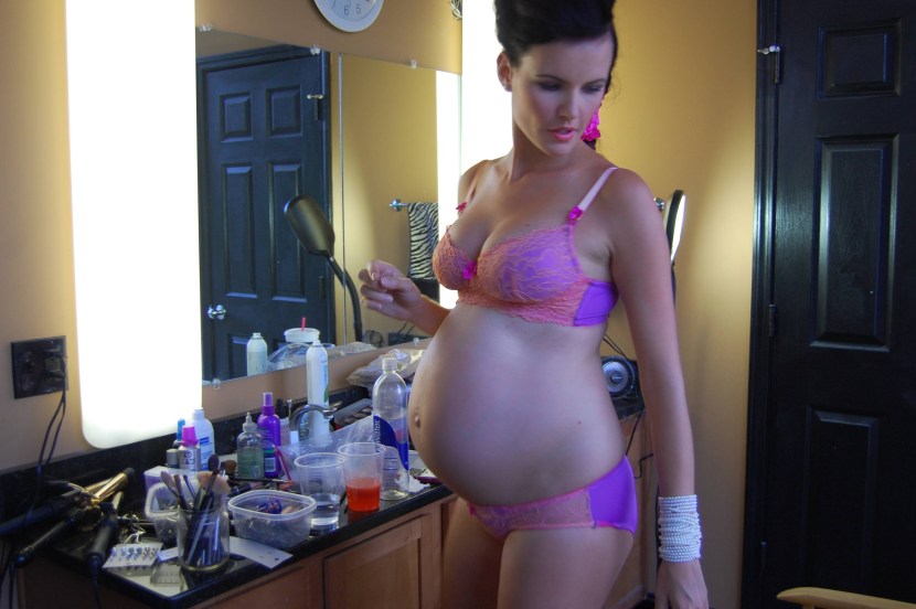 Pregnant amateur