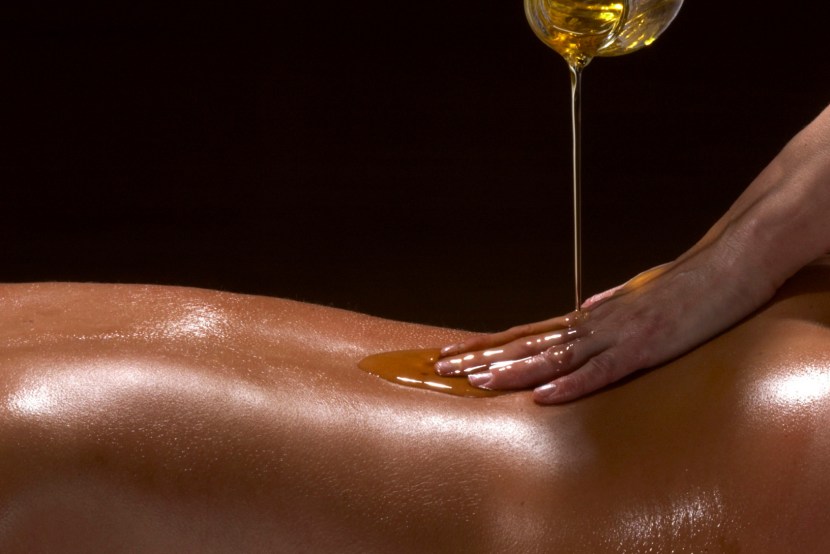 Abhyang Ayurvedic oil massage of the whole body