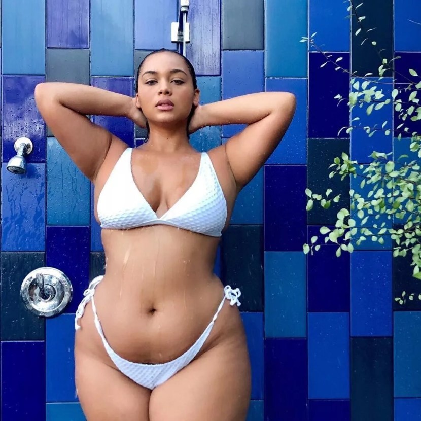 MIMI Curvaceus photo