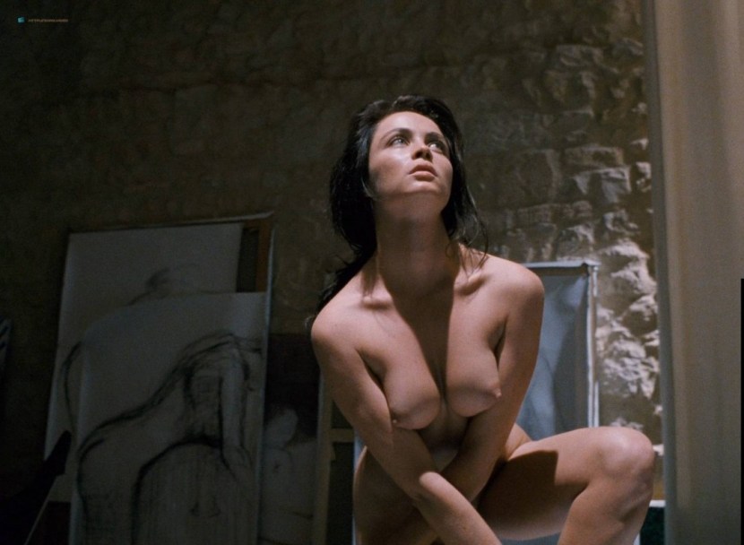 Actress Emmanuel Bear ass