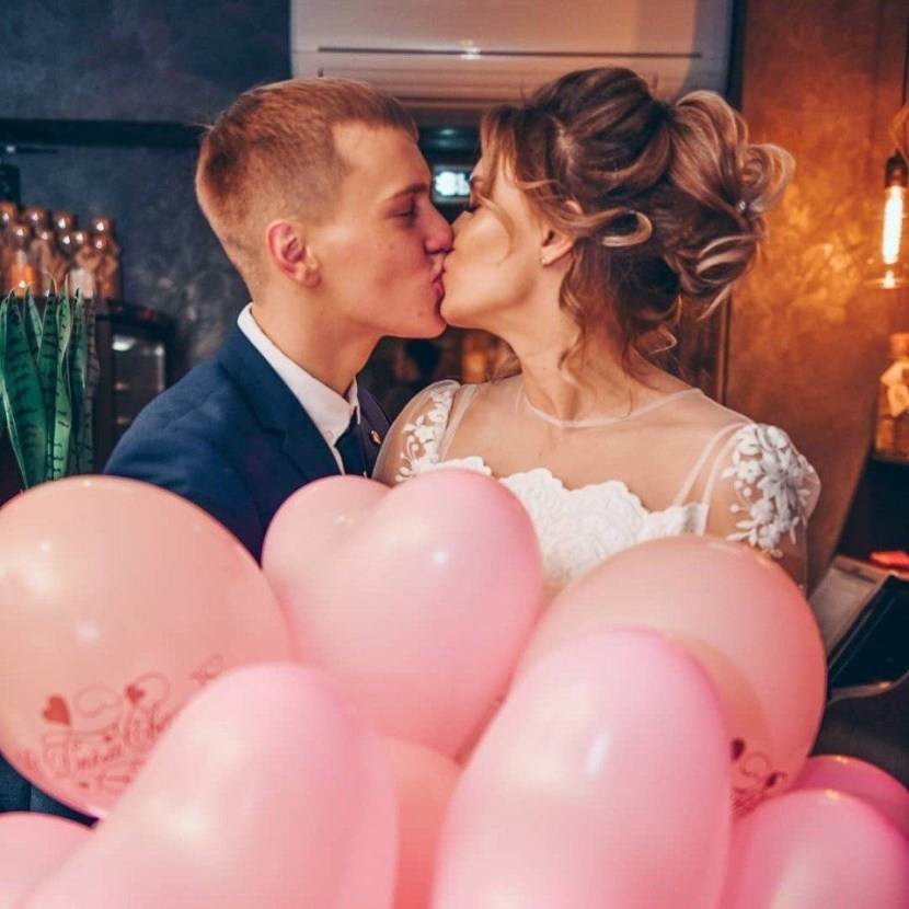 Boys without clothes in the style of nude