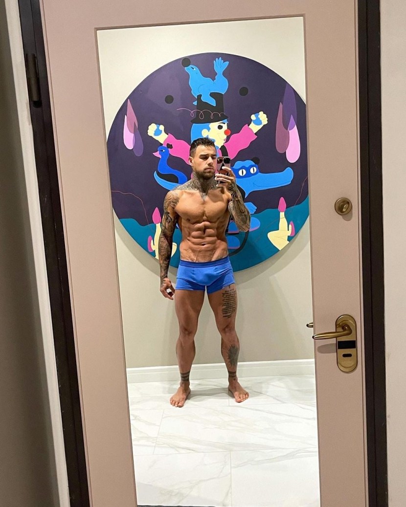 The boys are intimate