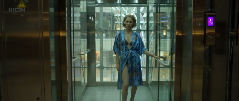 Kisses with a tongue in bed