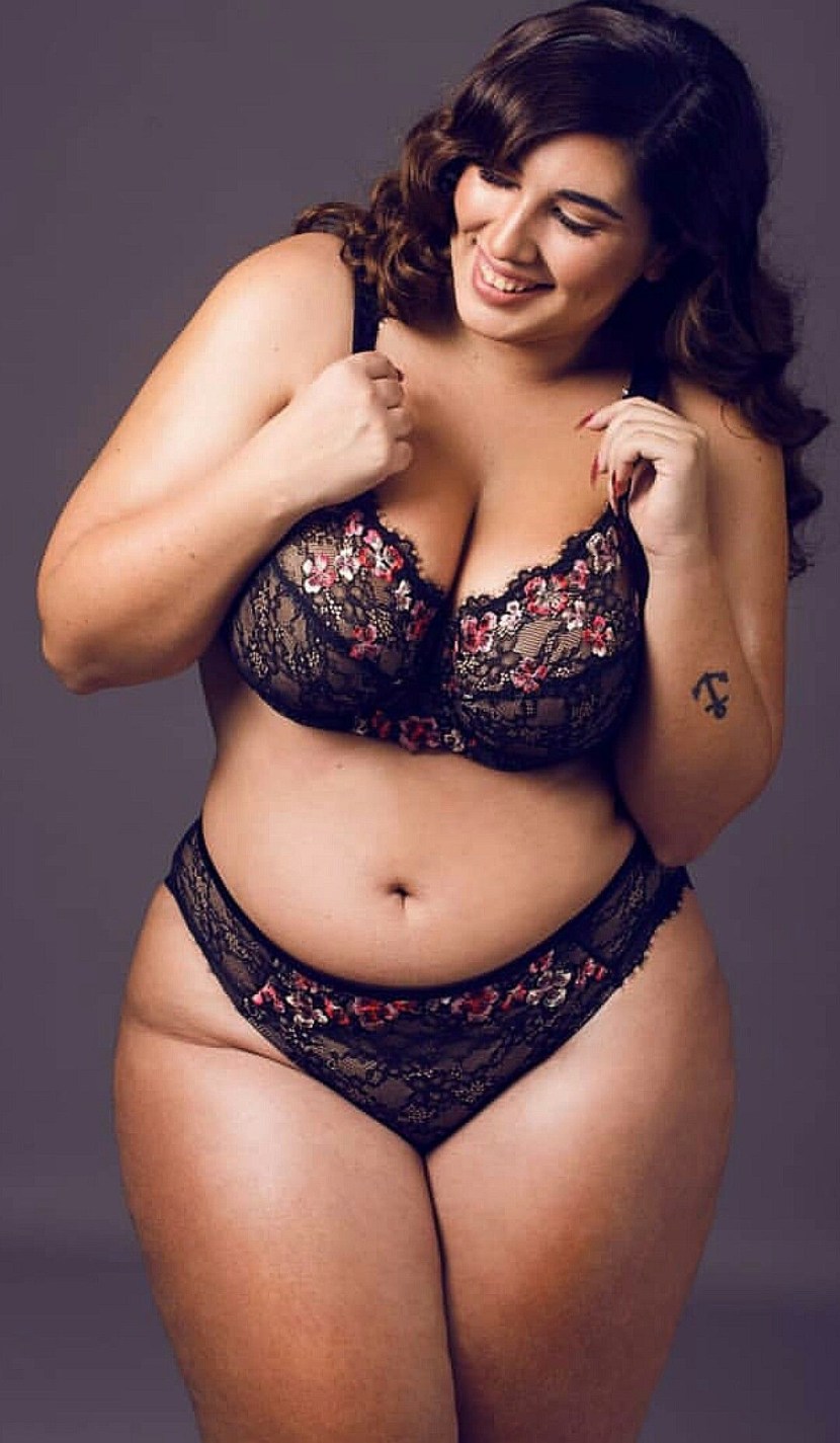 Natalia Lozano Plus-Size model