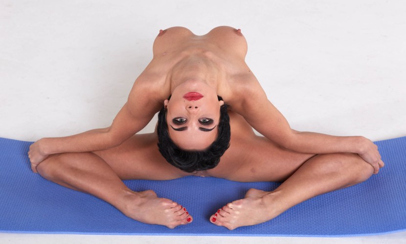 Lara Frost Julia Reutova porn actress