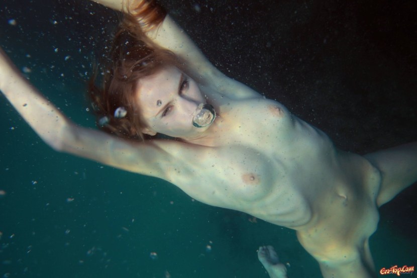Girls underwater naked