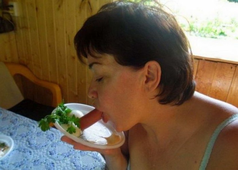 Freaks from social networks in the bathhouse