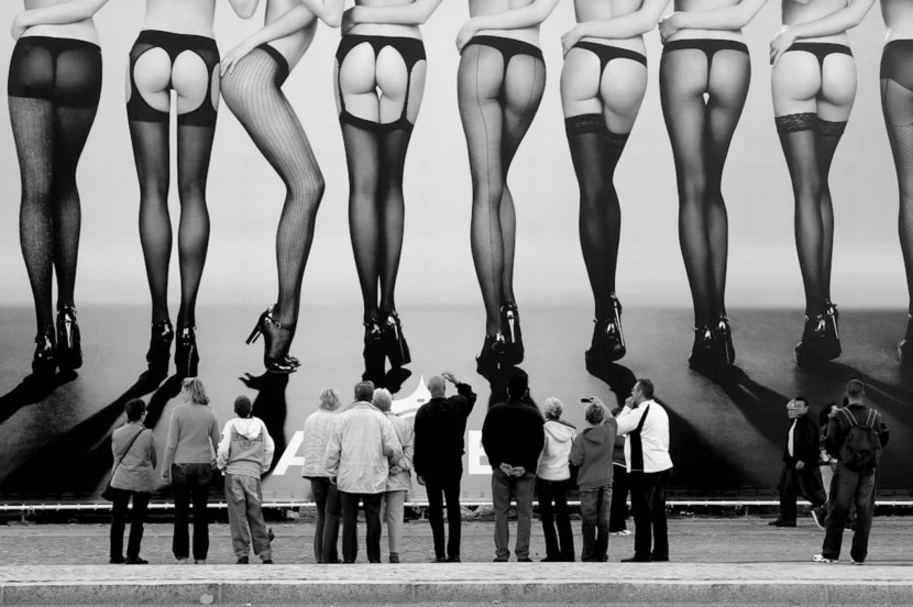 A lot of female legs