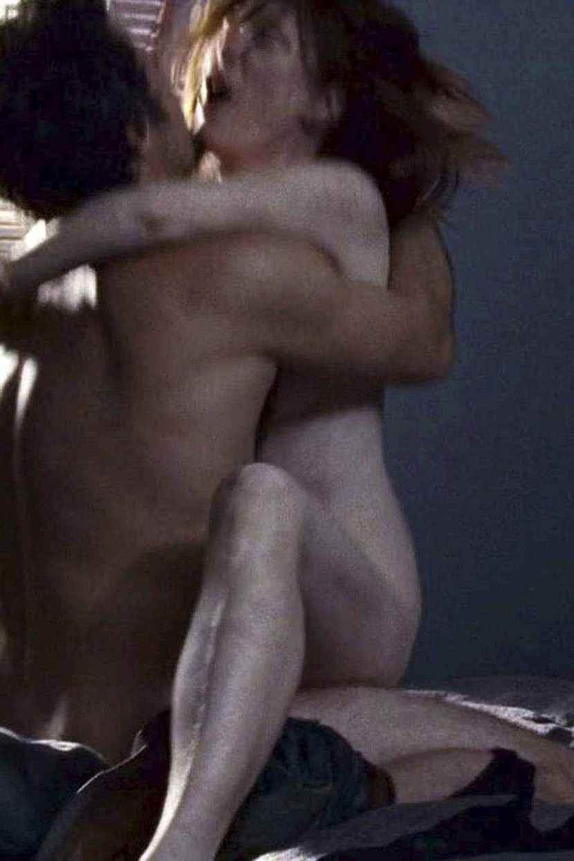 Julianna Moore Erotic scenes