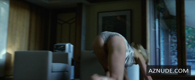 Rosamund ration naked in movies