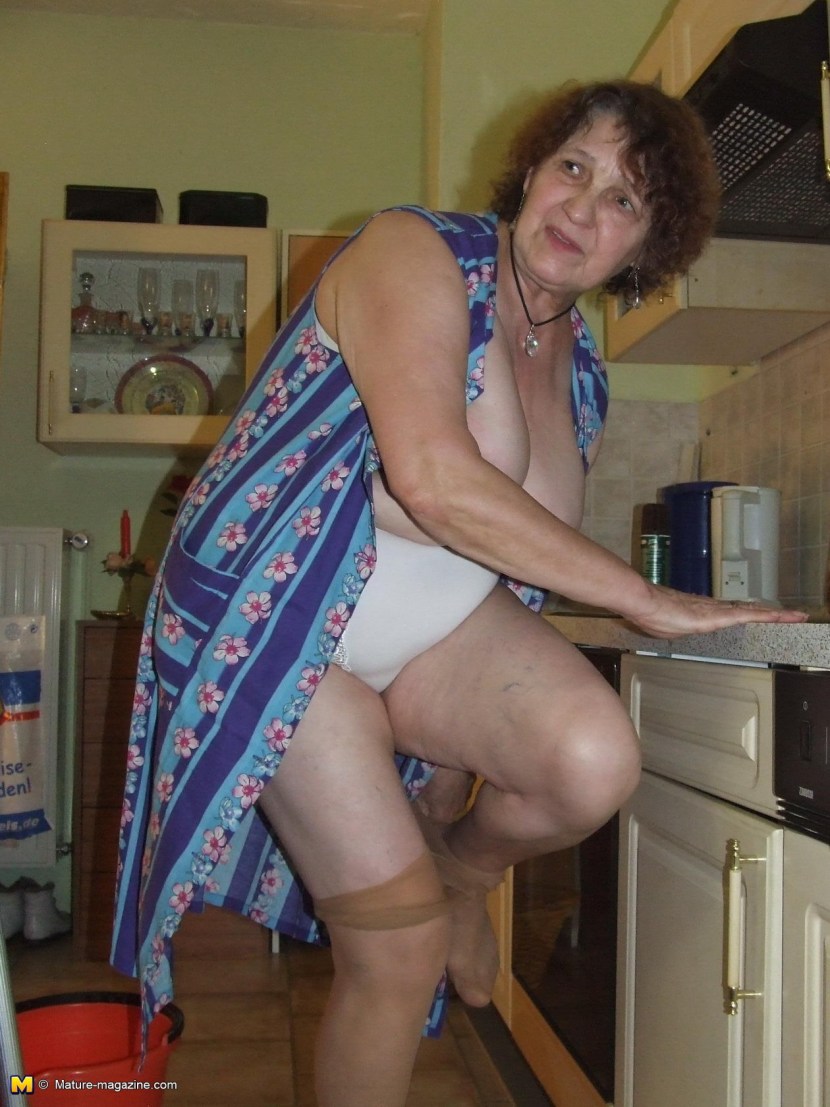 Do you like hary saggy mature ladies? Mrs. Riley - 13 Pics XHAMSTER