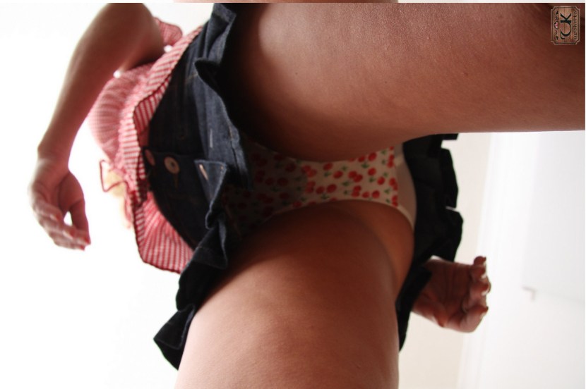 UKUPSKIRTS -ALICIA CONDS &gt;&gt;&gt; Porno ? comfort