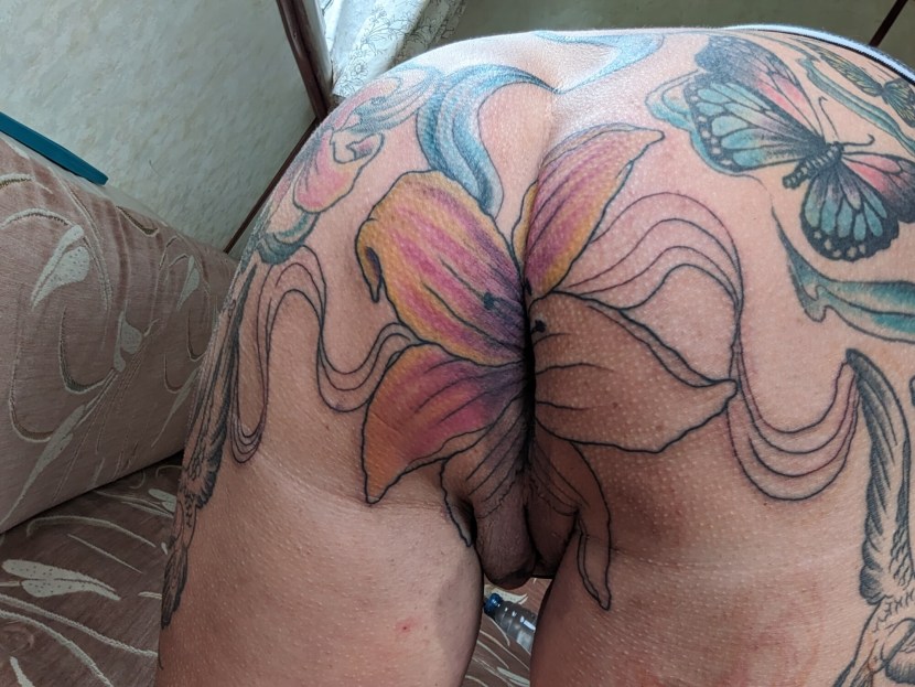Erotic tattoos on buttocks