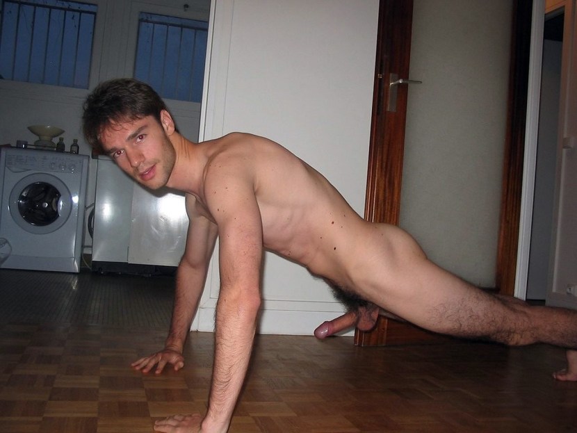 Fans of naked lifestyle