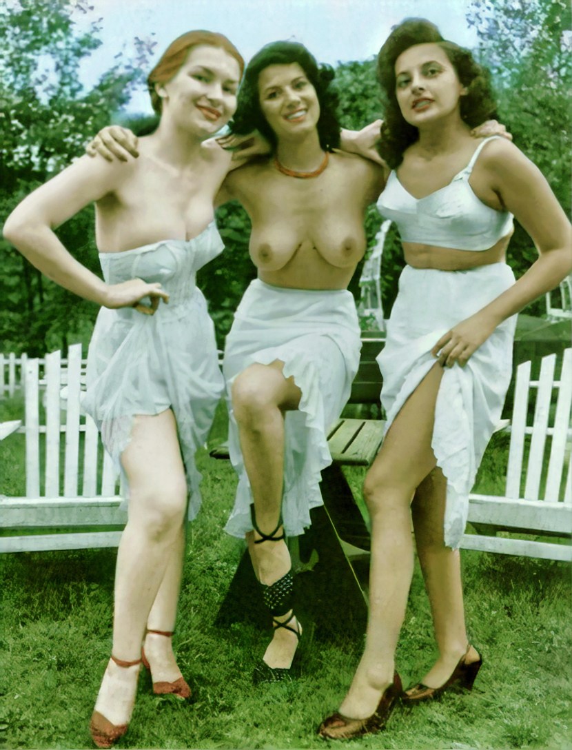 Retro naked young girls
